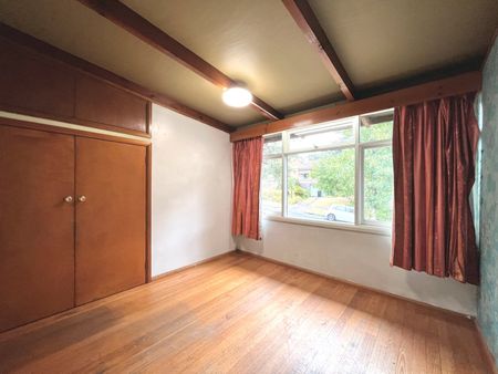 LOVELY THREE BEDROOM HOME - Photo 3