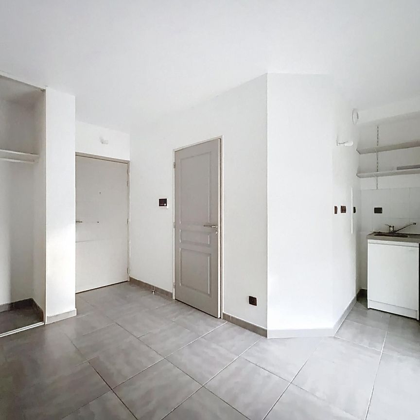 Location Appartement 1 pièce 18m² TROYES 10000 - Photo 1
