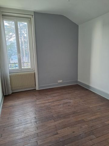 APPARTEMENT T6 A LOUER - Photo 2