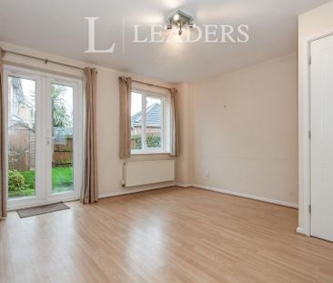 2 bedroom semi-detached house to rent - Photo 5