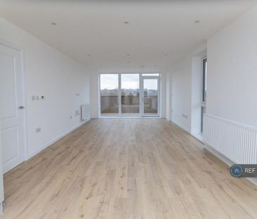 2 bedroom flat to rent - Photo 2