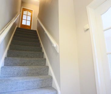 2 bedroom terraced house to rent - Photo 3