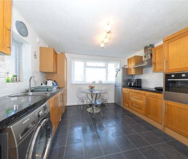 2 bedroom maisonette to rent - Photo 1