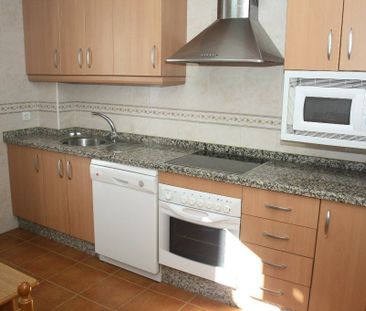 Middle Floor Apartment in Estepona - Photo 6