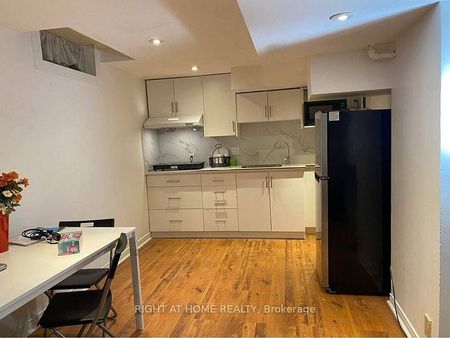 For Lease - 3158 Mccarron Crescent, Mississauga, Ontario - Photo 5