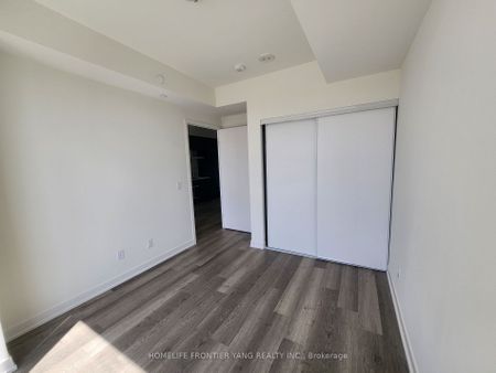 For Lease - 6 David Eyer Road Unit# 417, Richmond Hill, Ontario - Photo 4