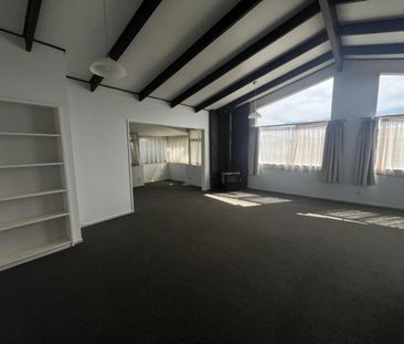 Springvale Family Home - Photo 2