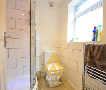 4 bedroom flat to rent - Photo 6