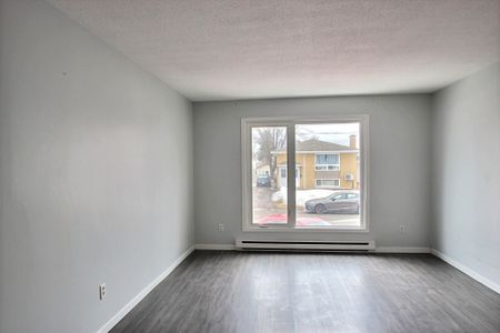 6 22, 8th Street, Moncton, NB, E1C 6K7, Canada - Photo 2