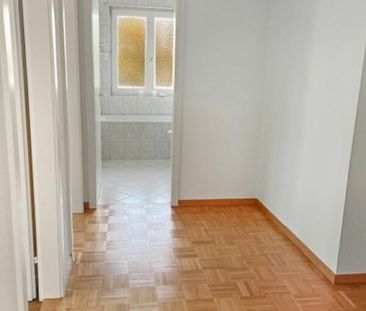 Schöne, helle 4.5 Zimmerwohnung in ruhiger Lage - Photo 6
