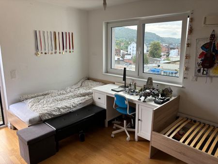 Ein echtes Highlight auf dem Marburger Wohnungsmarkt! Moderne, lichtdurchflutete und wirklich schöne 3 Zimmer-Wohnung mit Dachterrasse, Afföllerstr. 30, Marburg - Foto 2