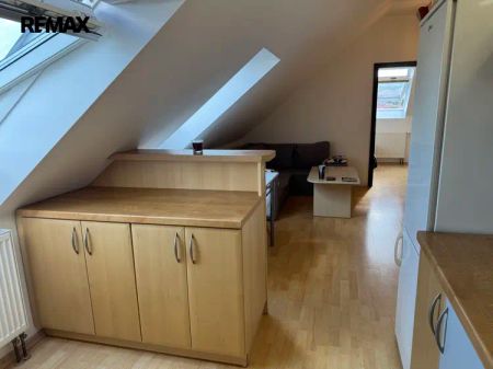 Podkrovní byt 3+1 ve Valticích - Fotografie 3