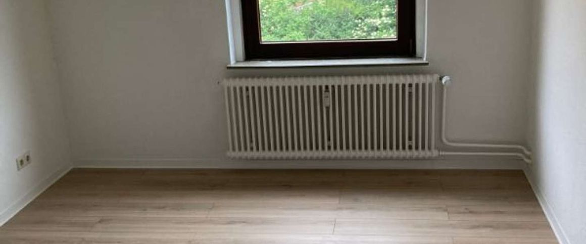Helle und geräumige 2-Zimmer Wohnung zum 16.07 zu vermieten! - Foto 1