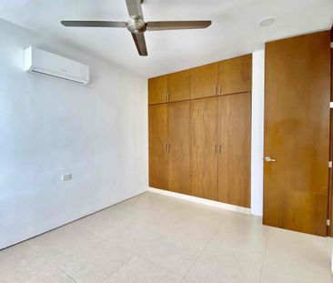 Townhouse de tres recámaras con piscina en privada, en Temozon Norte. - Foto 2