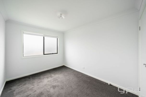 The Perfect Townhouse! - Photo 1