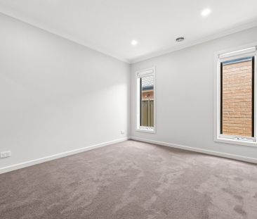 Charming Family Home in a Thriving Location - Photo 3