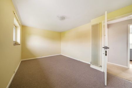 2 bedroom semi-detached house to rent - Photo 2