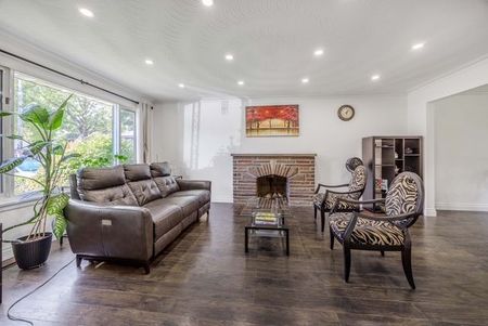 For Lease - 109 Botfield Avenue, Toronto, Ontario - Photo 2