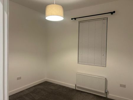 3 bedroom semi-detached house to rent - Photo 3