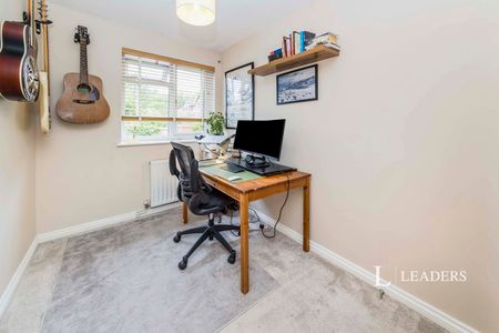 3 bedroom house to rent Mallard Place, East Grinstead, West Sussex, RH19 - Photo 5