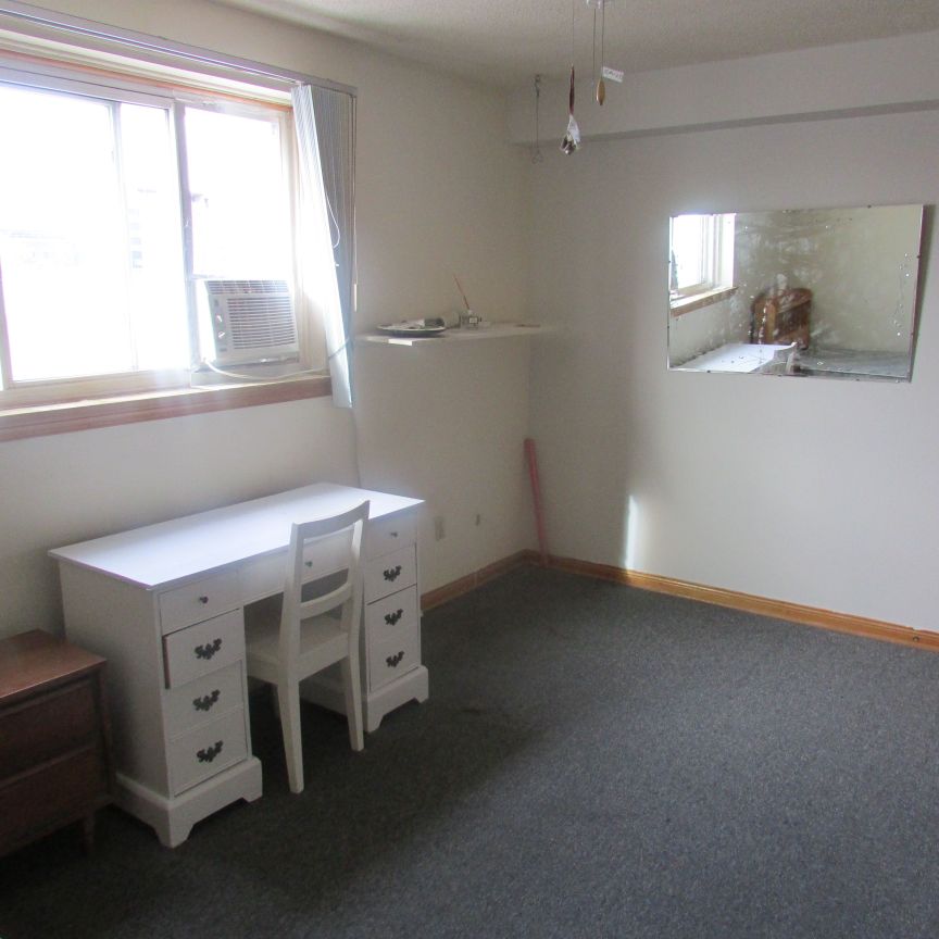 For Lease - 24A Roncesvalles Avenue Unit# 3rd Floor, Toronto, Ontario - Photo 1