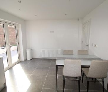 8 Foxton Crescent, Newtownabbey, BT36 5QF - Photo 3