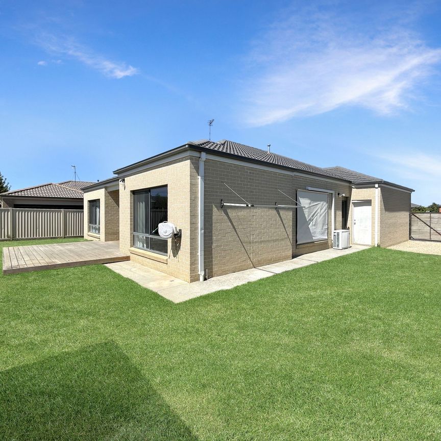 14 Chifley Drive, Delacombe - Photo 1