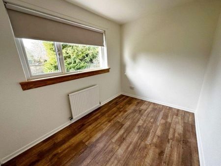 3 bedroom detached house to rent - Photo 5