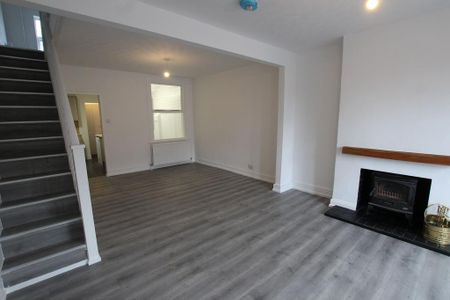 3 bedroom terraced house to rent - Photo 3