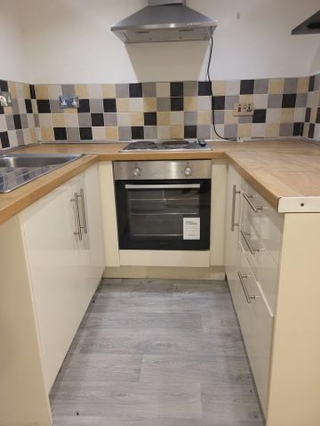 2 bedroom end of terrace house to rent - Photo 4