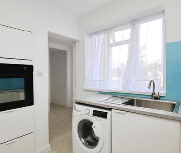 A recently refurbished large two double bedroom property. Pets cons... - Photo 2