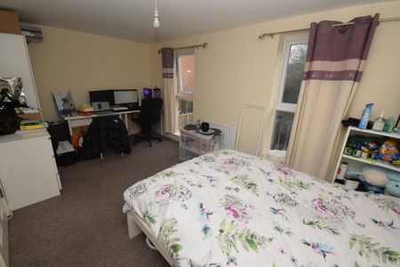 6 bedroom house to rent - Photo 3