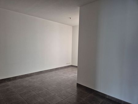 Location appartement 3 pièces, 80.10m², Limoux - Photo 3