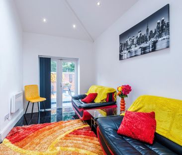 5 bedroom end of terrace house to rent - Photo 2