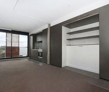 Elevated Living in the Heart of South Yarra - Photo 2