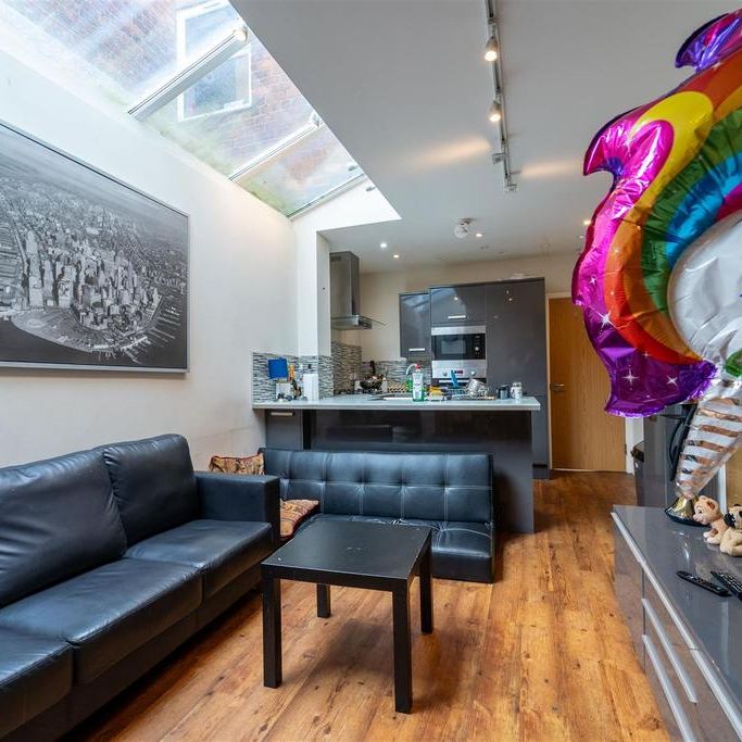 6 bedroom house to rent - Photo 1