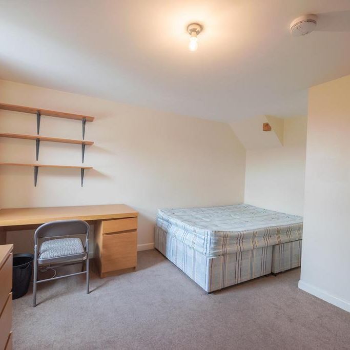 6 bedroom terraced house to rent - Photo 1