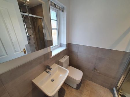 3 bedroom detached house to rent - Photo 4