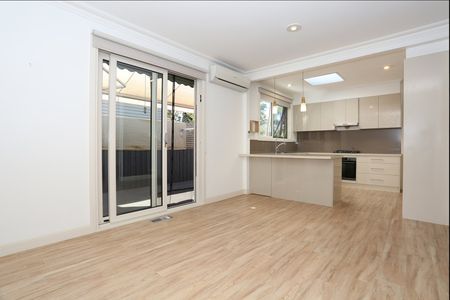 3/6 Blackburn Street, Surrey Hills VIC 3127 - Photo 5