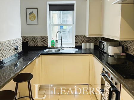 3 bedroom apartment to rent - Photo 3