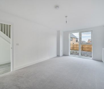 3 bedroom semi-detached house to rent - Photo 5