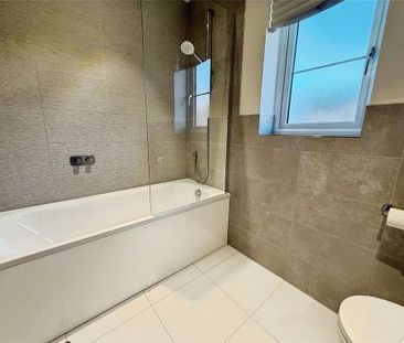 4 bedroom detached house to rent - Photo 3