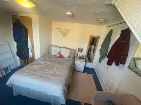 5 bedroom flat to rent - Photo 5