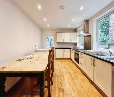 4 bedroom terraced house to rent - Photo 1