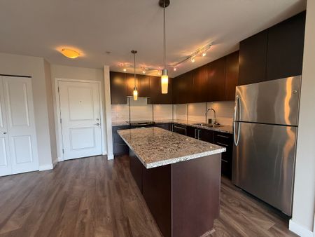 Top Floor Corner Unit – The Point at Morgan Crossing | South Surrey - 2 Bedroom | 2 Bathroom - Photo 2