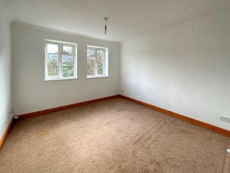 3 bedroom detached house to rent - Photo 4