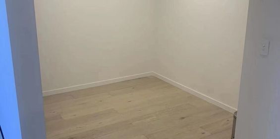 Modern stylish 1 bedroom 1 bathroom apartment situated in West End - Photo 3