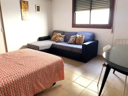 Calle Parras, Sevilla, Andalusia 41002 - Photo 2