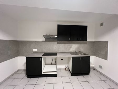 Location Appartement 4 pièces 133m² - Photo 3