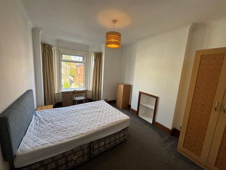 1 bedroom in a house share to rent - Photo 3